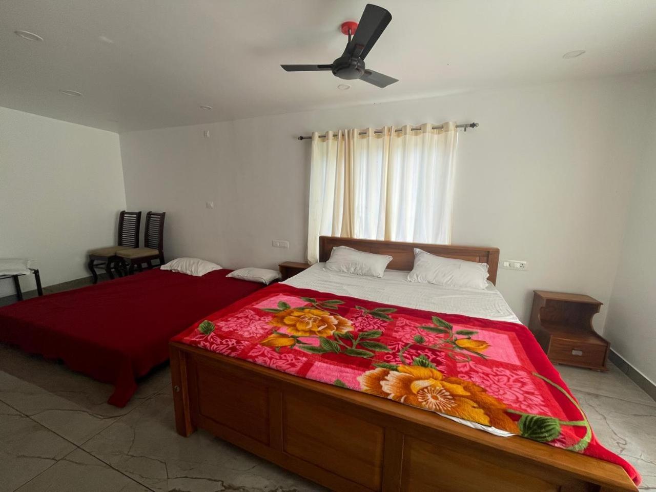 Blossom Valley Cottage 무나르 객실 사진
